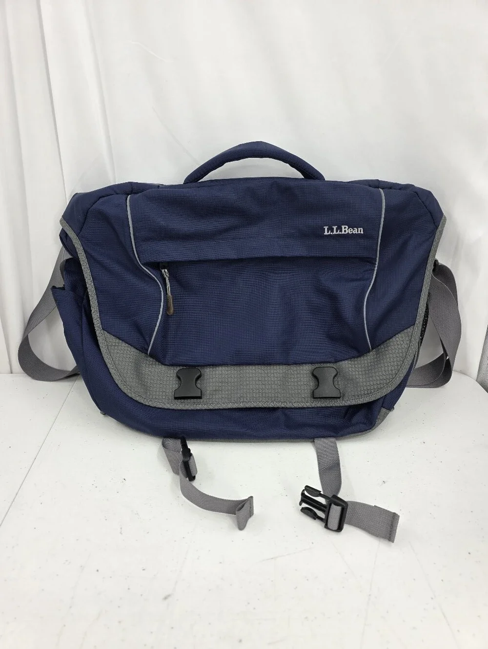 L.L. Bean Nylon Briefcase Messenger Laptop Bag Multi-Pocket Navy Blue Padded.
